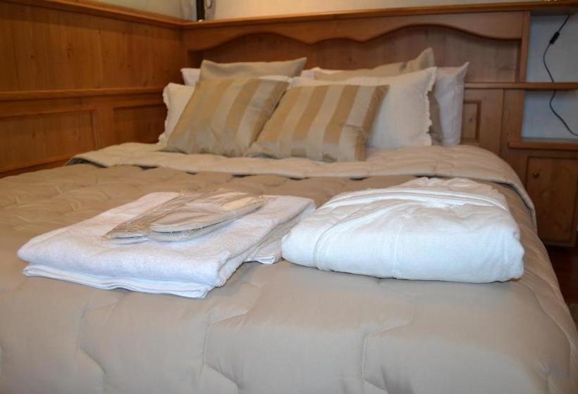 ベッドアンドブレックファースト Twins Roma