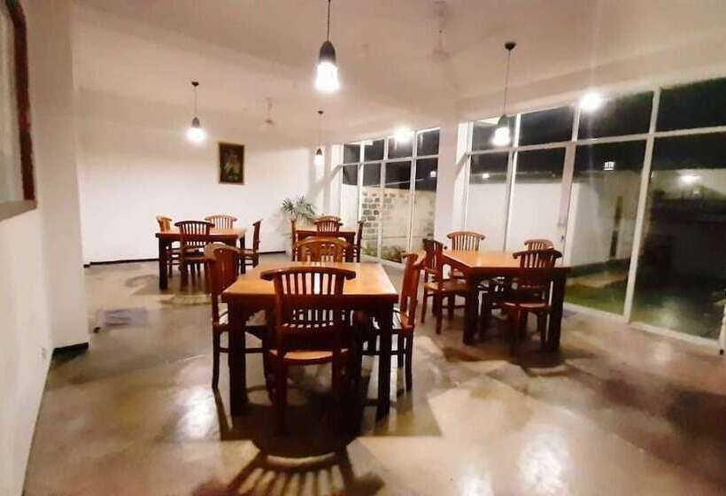 酒店 Akurala Beach Boutique Resort