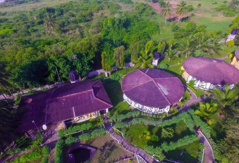 בית מלון כפרי Alberta's Palace Beach Resort