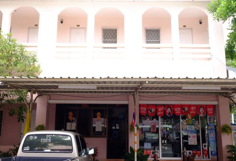 ホテル Bansuannamdee