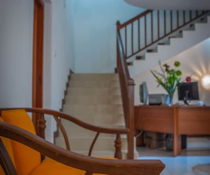 בית מלון כפרי Blue Bird