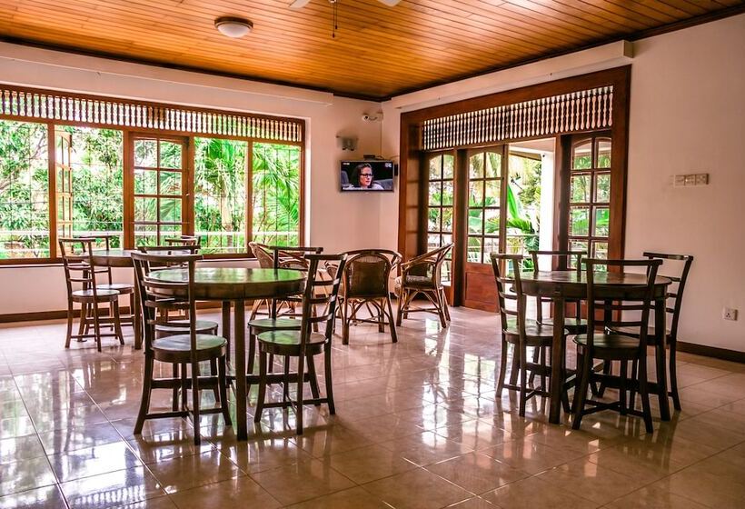 בית מלון כפרי Blue Bird