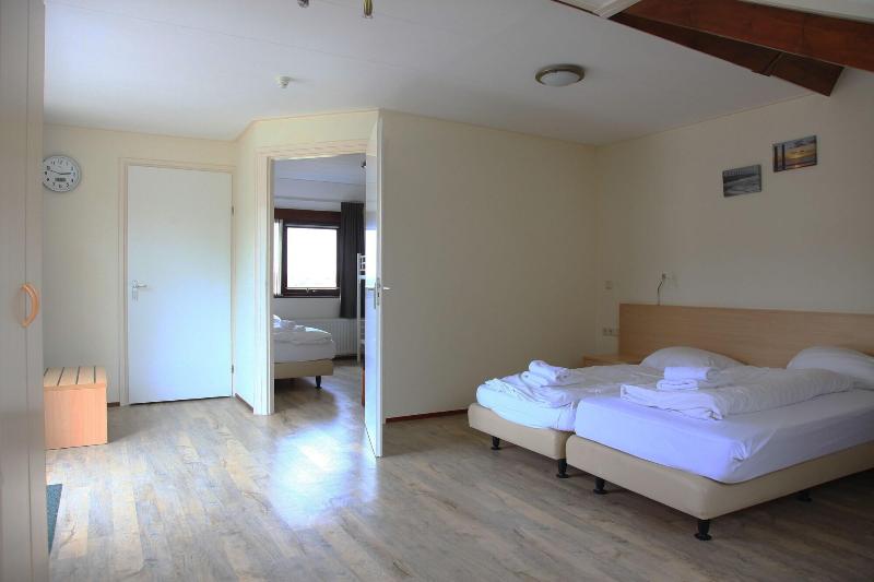 Отель Budget Vrouwenpolder