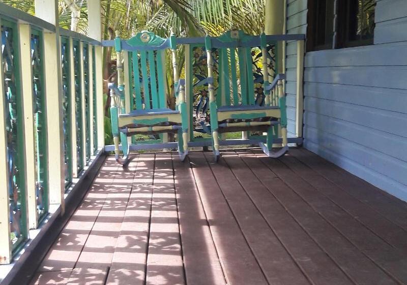 Отель Cosmic Crab Resort