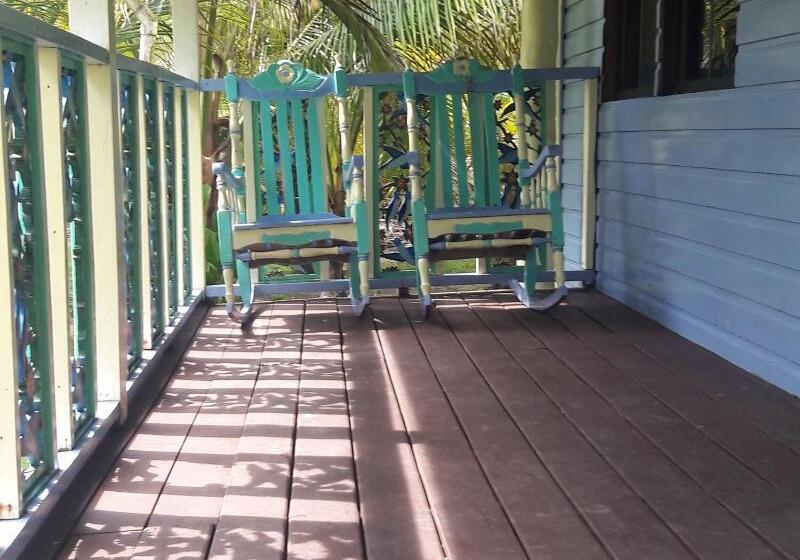 Отель Cosmic Crab Resort