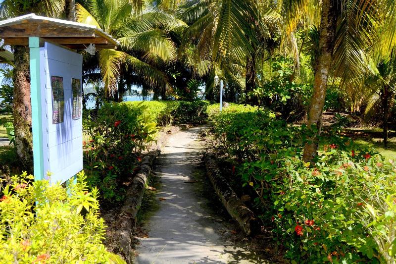 Отель Cosmic Crab Resort