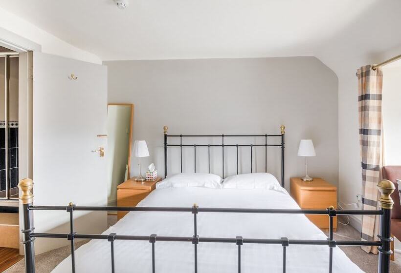 Отель The Clovenfords