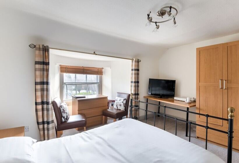 Отель The Clovenfords