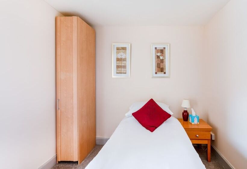 Отель The Clovenfords