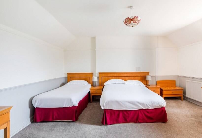 Отель The Clovenfords