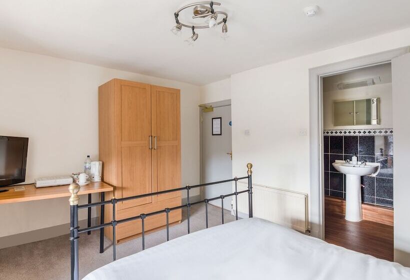 Отель The Clovenfords