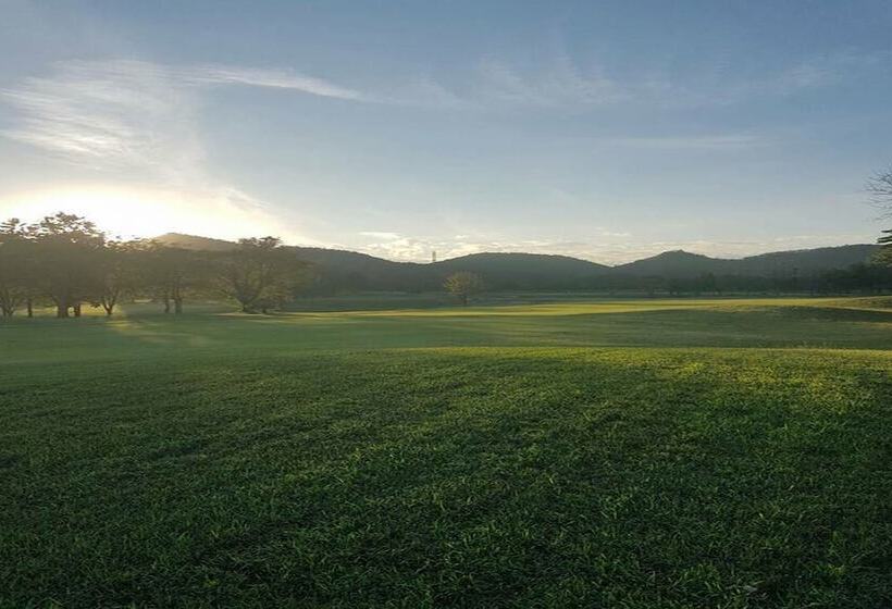 호텔 Sawang Resort Golf Club And