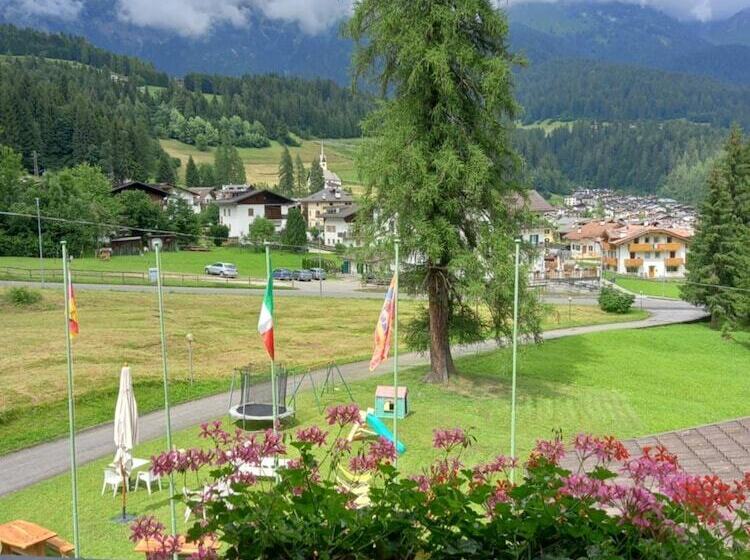 Отель Scoiattolo