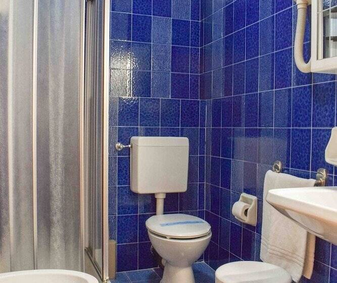 Отель Scoiattolo