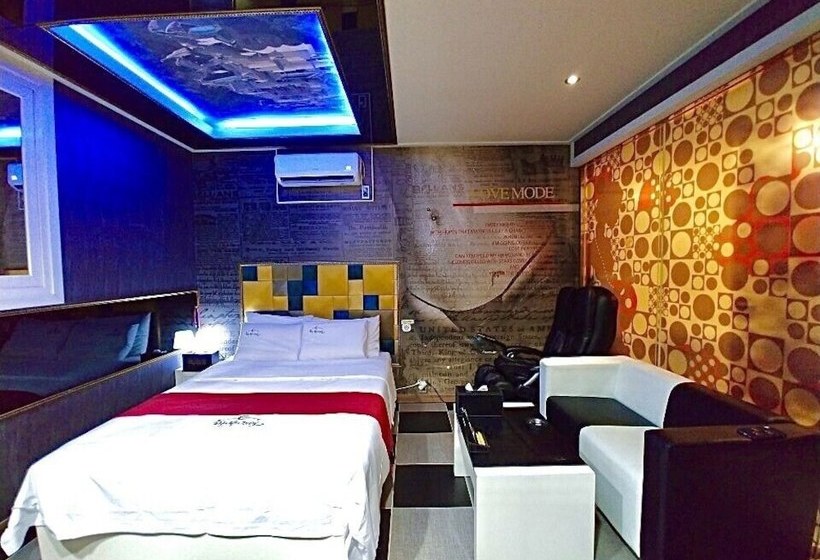 בית מלון כפרי Sky Opening Drivein Muintel