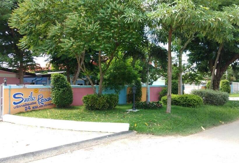 Отель Smile Resort
