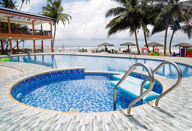 ホテル Tenack Beach Resort &