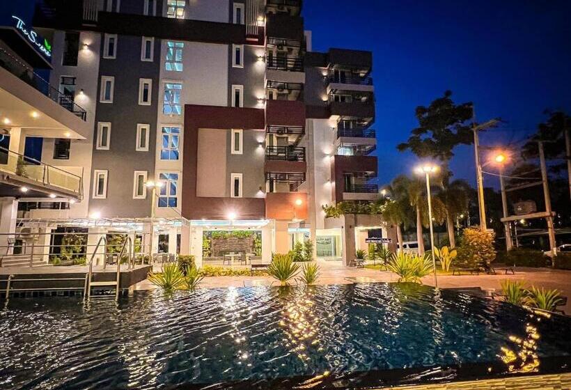 Hotel The Contrast I