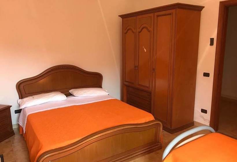 פנסיון Affittacamere Locri