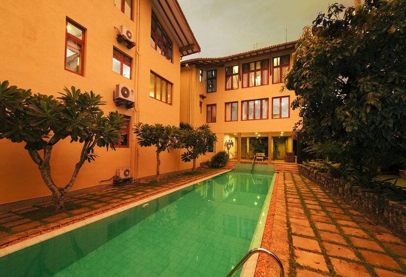 بنسيون Greenwinds Villa