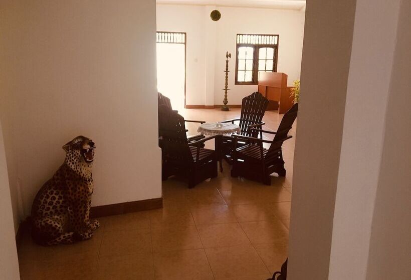 Пансион Kandy Home Stay Villa