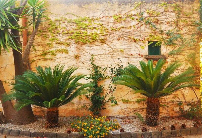 Pensjonat Le Mãƒâ nnare Case Vacanze Di Metopa Srl