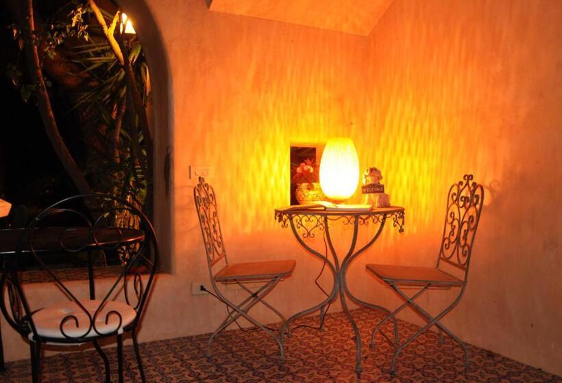 Pensjonat Le Mãƒâ nnare Case Vacanze Di Metopa Srl