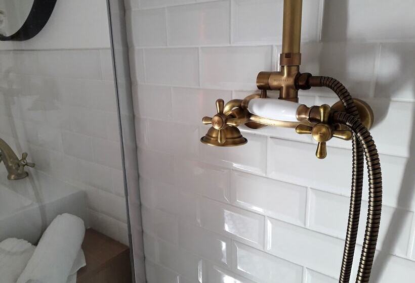 بنسيون Les Hauts De Malirat