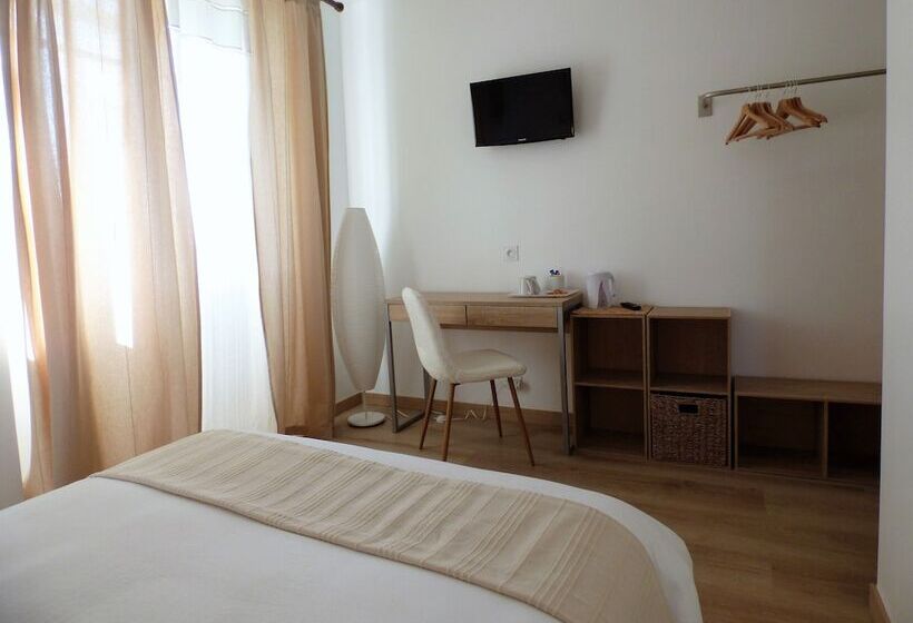 بنسيون Les Hauts De Malirat