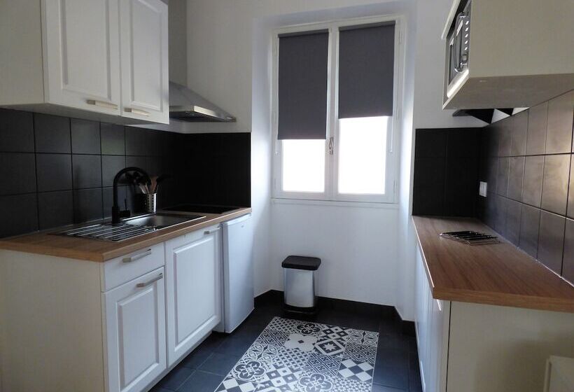 بنسيون Les Hauts De Malirat