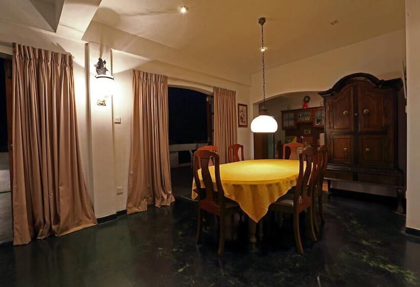 بنسيون Primrose Bungalow