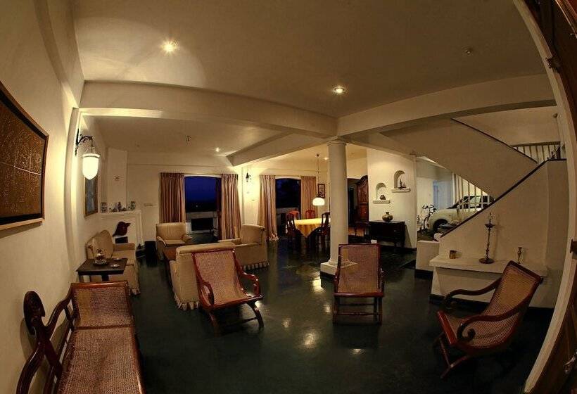 بنسيون Primrose Bungalow