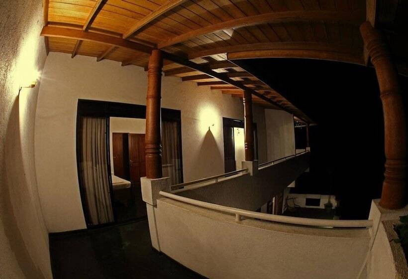 بنسيون Primrose Bungalow