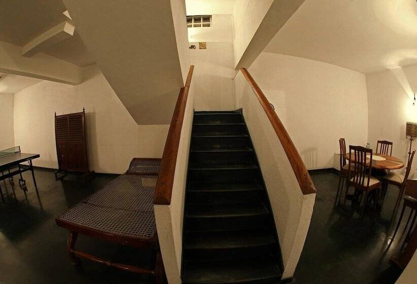 بنسيون Primrose Bungalow