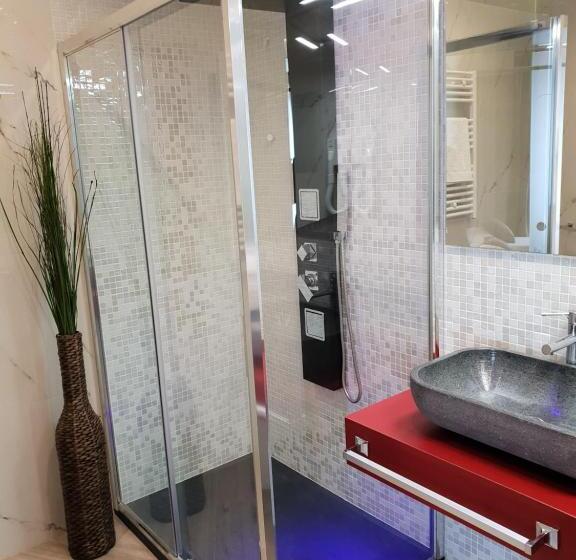 פנסיון Th Luxury Rooms