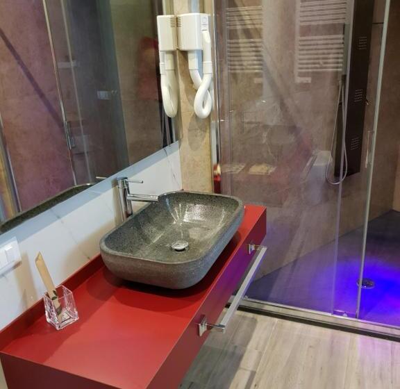 פנסיון Th Luxury Rooms