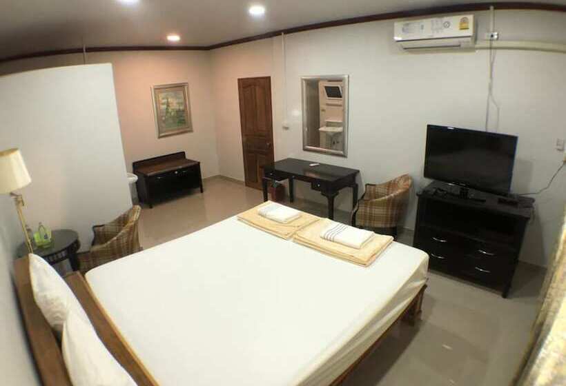 بنسيون The Train Guesthouse