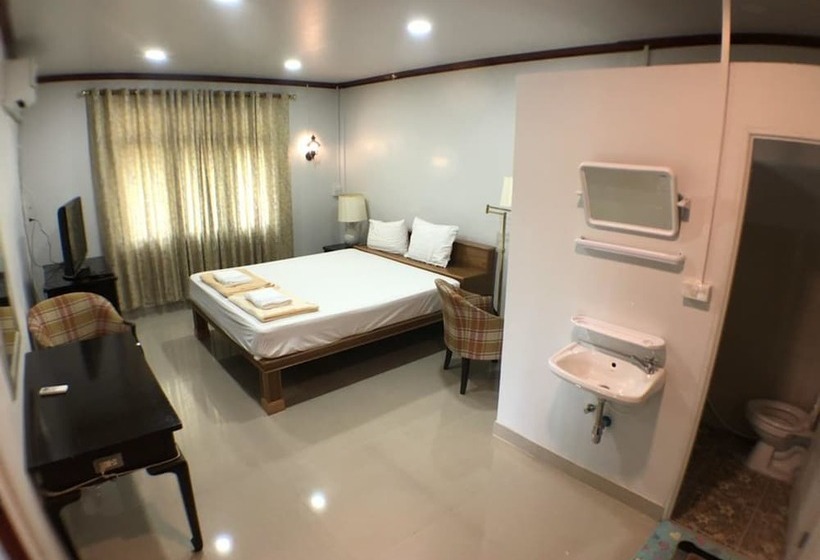 بنسيون The Train Guesthouse