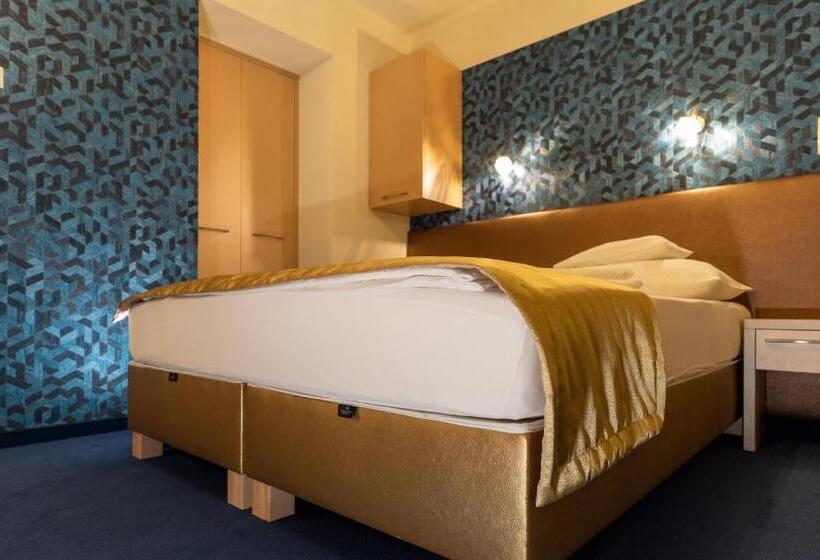 ホテル Teátrum Boutique