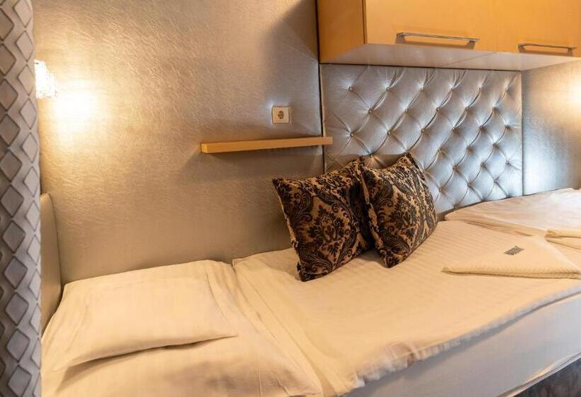 ホテル Teátrum Boutique