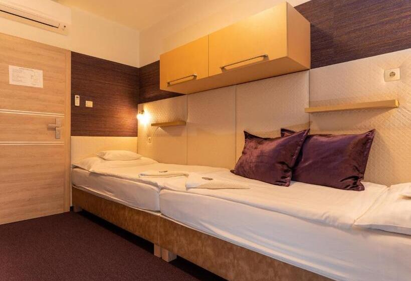 ホテル Teátrum Boutique