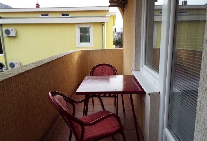 Apartments Old Olive