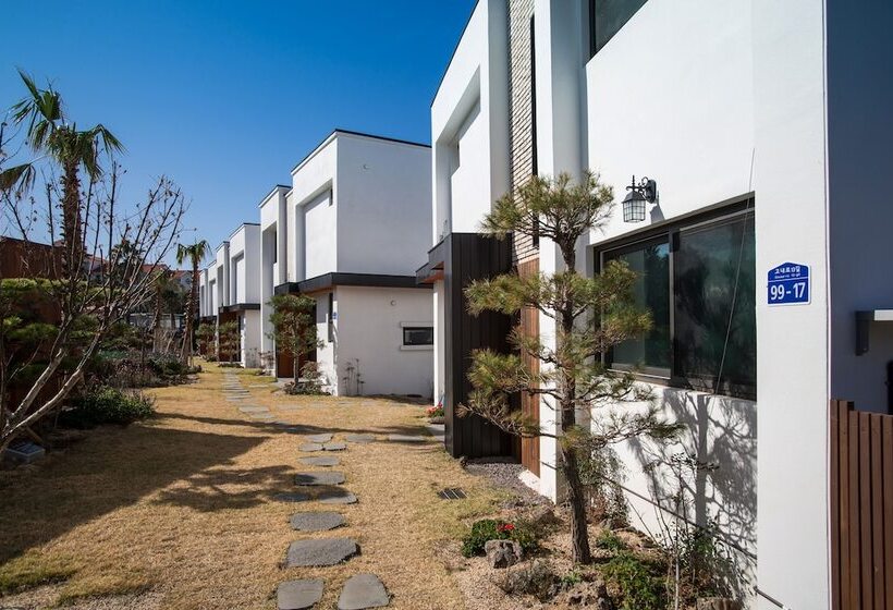 酒店 Aewol Bada Town House