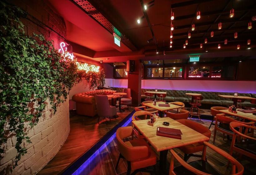 هتل Avangarda Suites