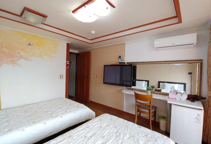 בית מלון כפרי Bomulsum