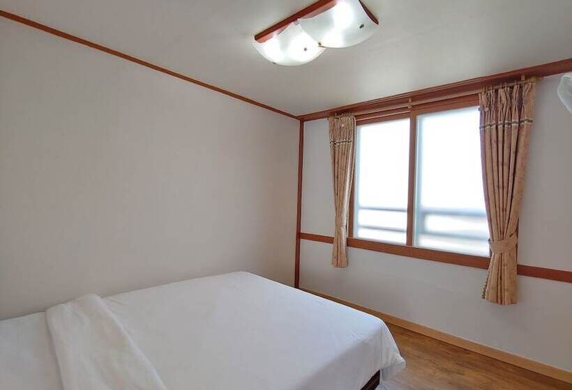 בית מלון כפרי Bomulsum