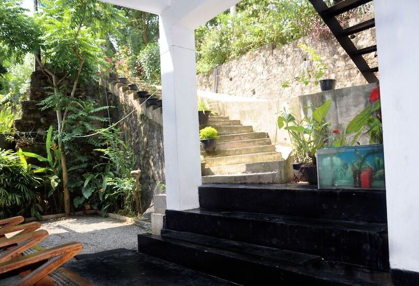 فندق Dineth Villa