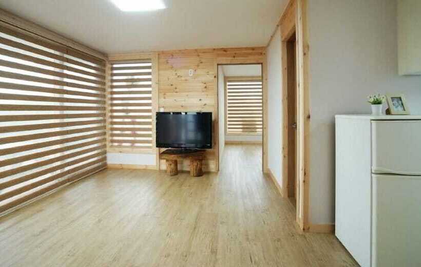 Hotel Gotjawal Geomun Oreum Pension