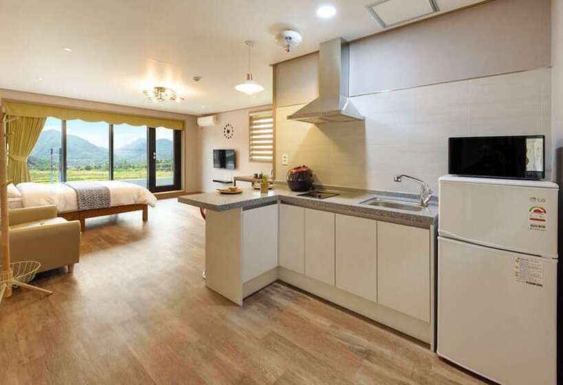 Отель Gyeongpoen Pension