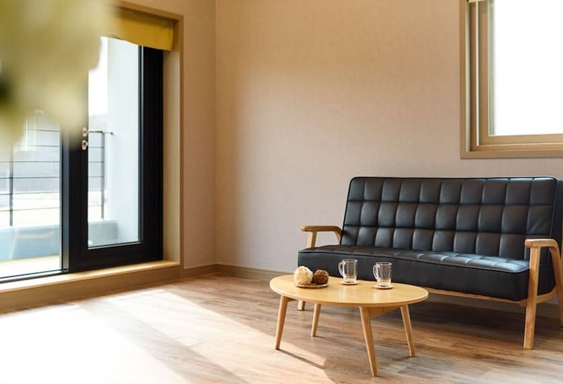 Отель Gyeongpoen Pension